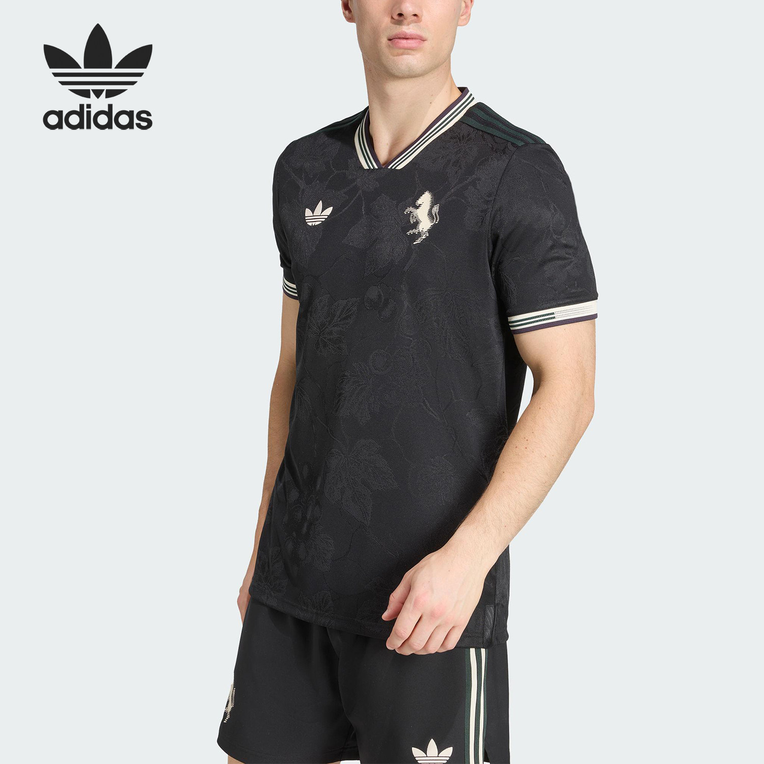 Adidas/阿迪达斯官方正品三叶草男士V领套头透气足球短袖KC3487 - 实物图