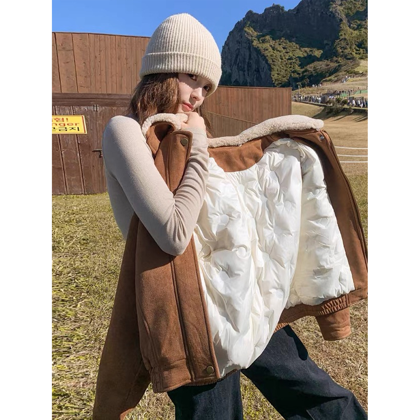 美拉德咖色麂皮翻领羽绒外套女2025新款冬季加厚保暖棉服小个子