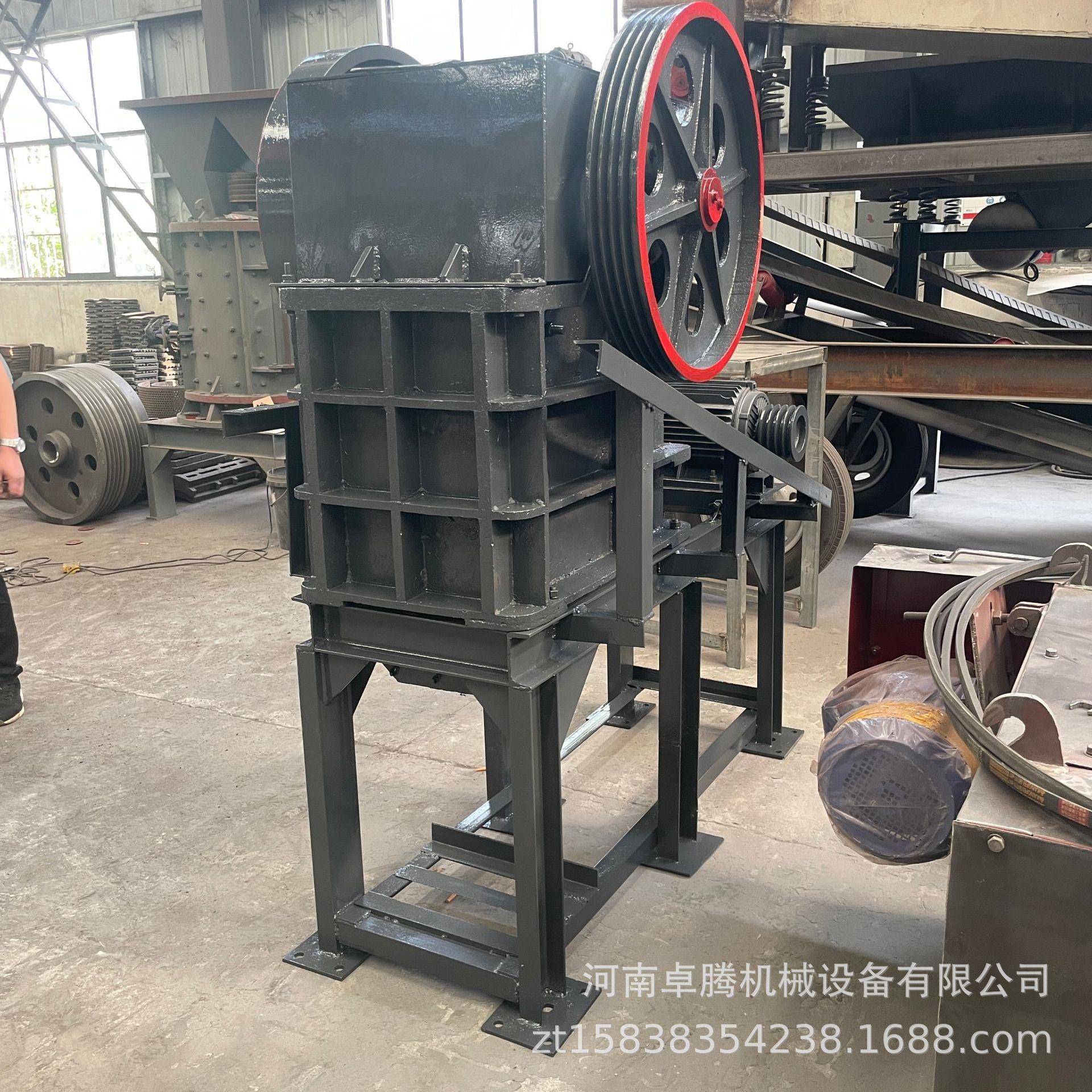 金矿小型粉碎机石英石颚式破碎机辉绿岩颚式破碎机建筑垃圾粉碎机