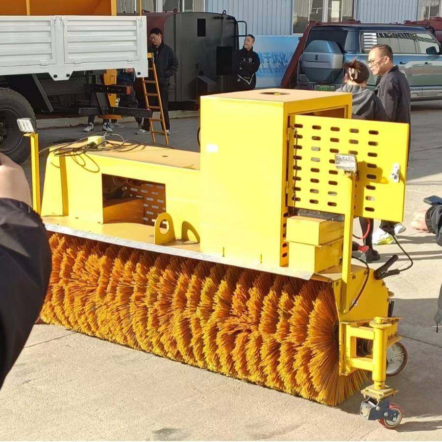 车载式除雪滚刷路面大型扫雪机市政冬季养护扫雪雪滚马路清雪设备,五金/工具,筑路机械,淘宝优惠券,粉丝福利购,淘宝优惠卷