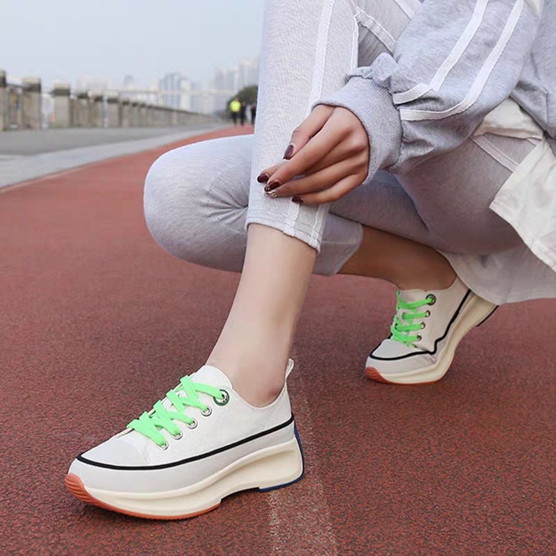 春秋季新款韩g版厚底帆布女鞋显瘦内增高鞋网红松糕鞋休闲舒服