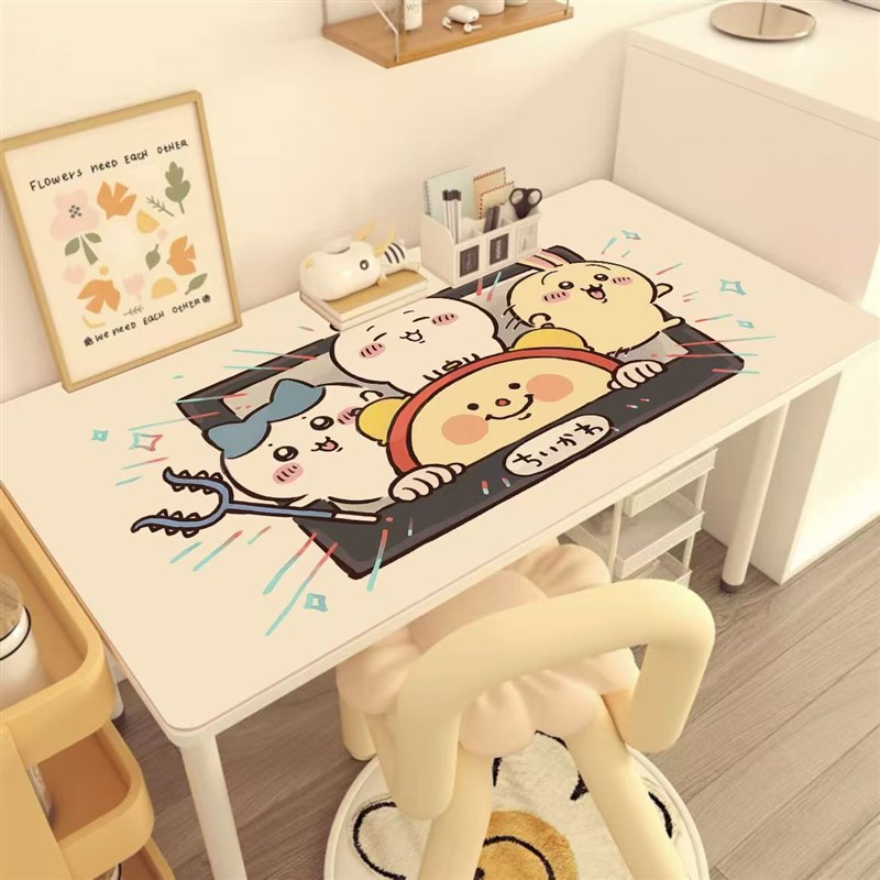 吉伊卡哇仿皮革桌垫chiikawa防水桌垫大学生寝室桌子保护垫免洗垫