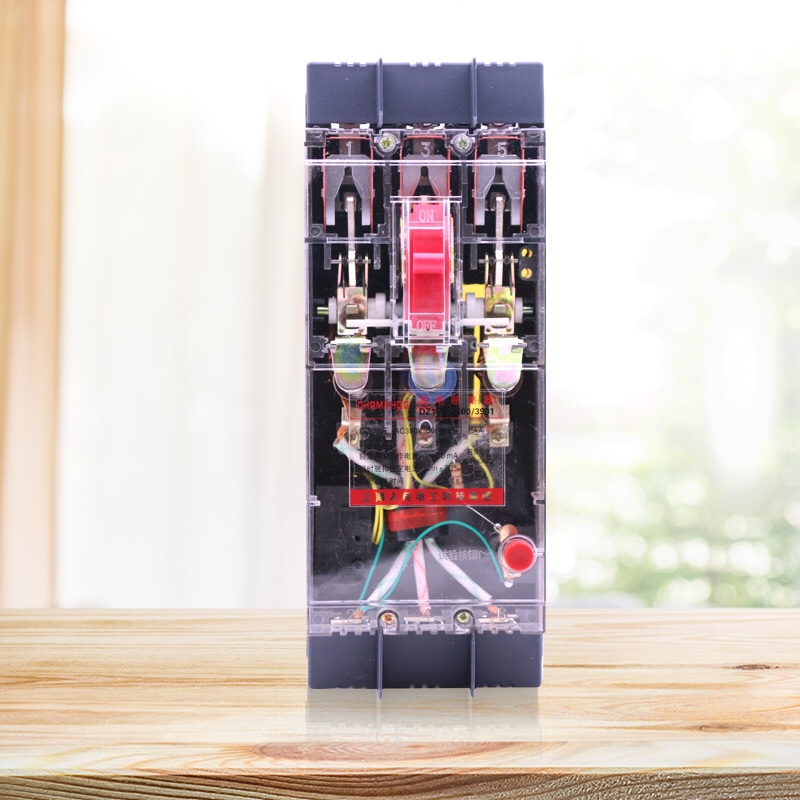 DZ5LE -9 漏电保护器三相四线塑壳断路器