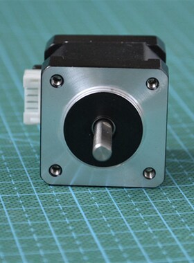 NEMA17马达42直线步进电机机身40mm 轴规格TR8*4 丝杠长300/350