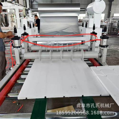 xps挤塑保温板铝箔复合机 雪弗板覆膜机 泡沫地暖板反射膜贴面机