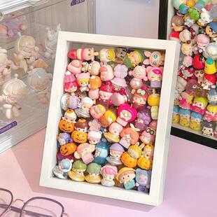 桌面萌粒收纳盒透明可立木质中空相框金属徽章盲盒整理挂墙展示架