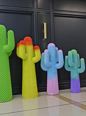 网红仙人掌雕塑衣帽架家居落地装饰商场美陈服装店铺客厅潮流摆件