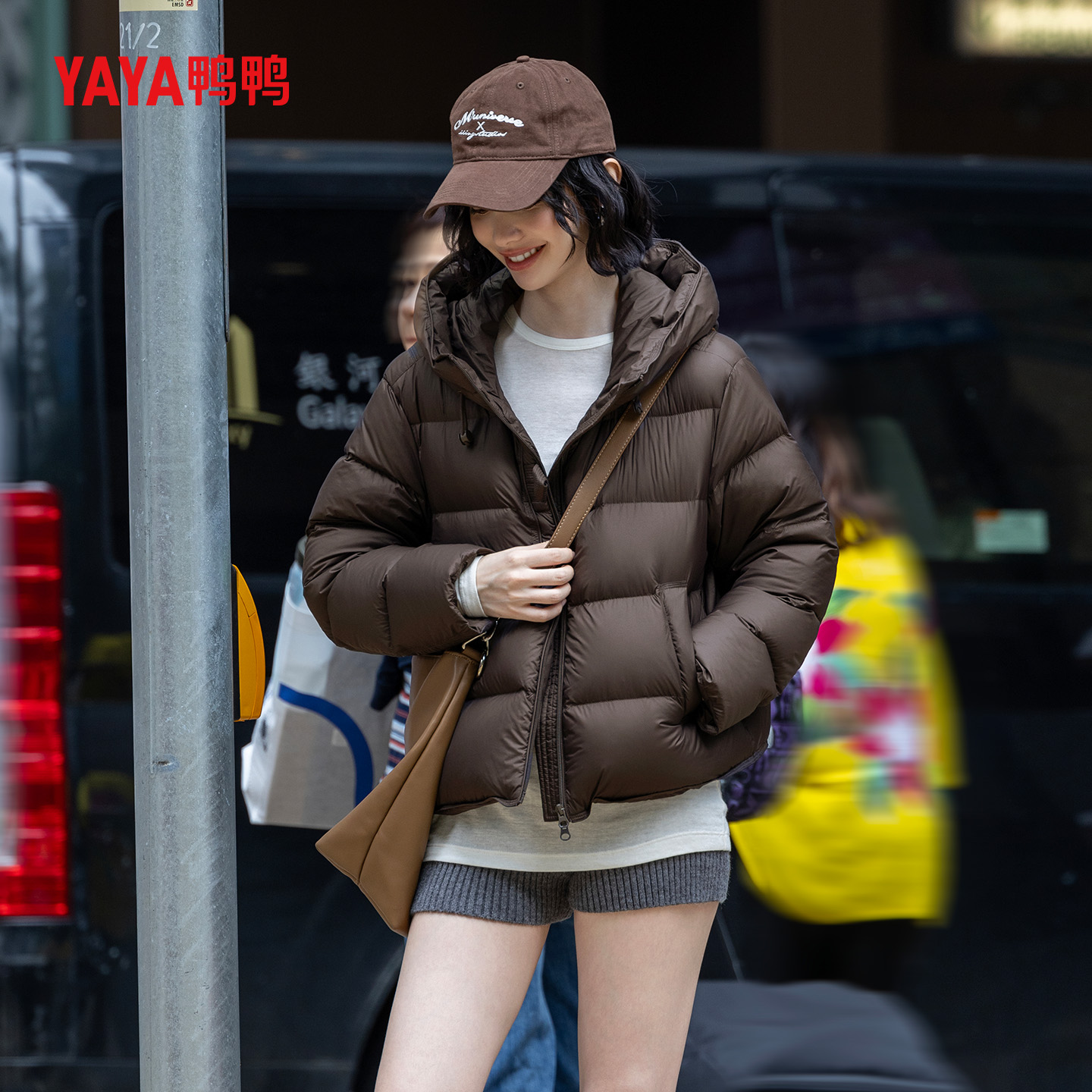 YAYA鸭鸭2025年秋冬新款小个子短款外套女百搭厚款泡芙羽绒服