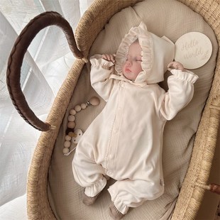 0一3月婴儿连体衣春秋款纯棉a类满月女宝宝爬服百天衣服套装3-6月