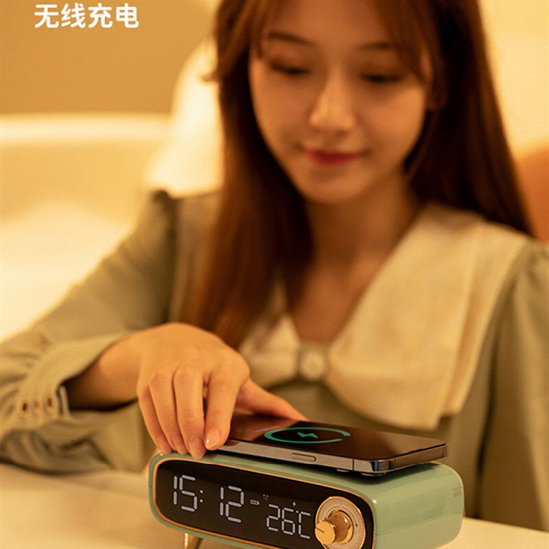 2024新款智能床头桌面蓝牙音箱闹钟时钟手机无线充电小音响夜灯