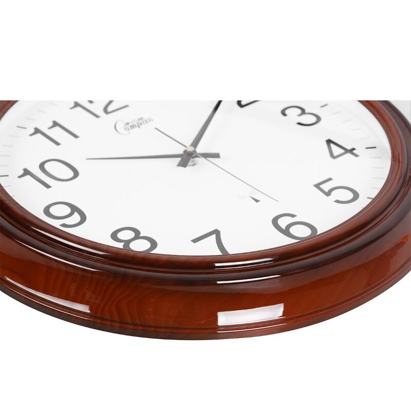 康巴丝钟表客厅卧室创意金属挂钟静音扫描欧式复古仿木纹电波钟