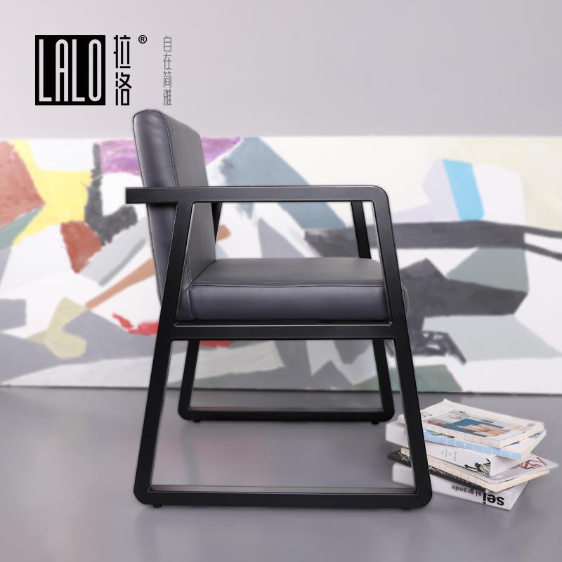 拉洛 设计师扶手椅子 黑色极简靠背餐椅 软皮革饭厅椅 咖啡休闲