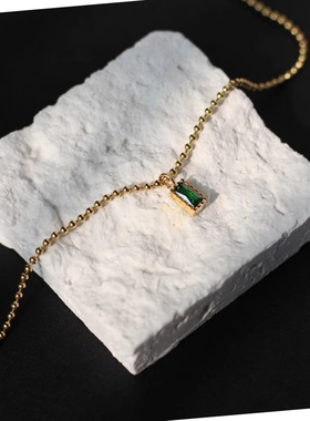轻奢简约小方表绿锆石锁骨链