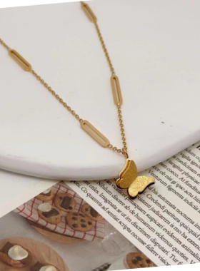 新款高级感金色钛钢蝴蝶吊坠项链