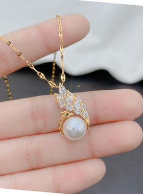 轻奢微镶锆石珍珠孔雀钛钢锁骨链