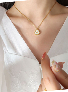 2025新款轻奢金色设计师锁骨链