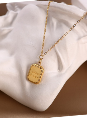 新款高级感简约轻奢方形字母项链