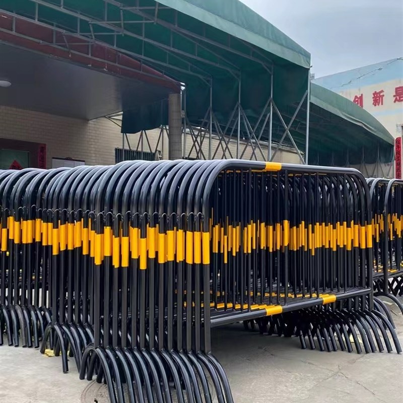 广东铁马护栏防护栏围栏隔离栏道路施工栏移动护栏安全隔离围栏