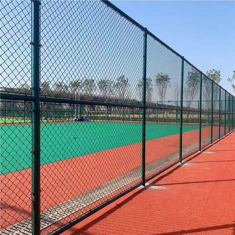 篮球场围栏体育场铁丝网足球场防护网护栏网运动场栏杆隔离围网