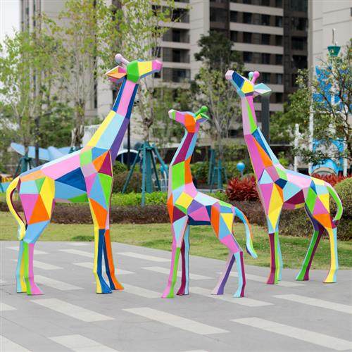 几何长颈鹿雕塑摆件玻璃钢抽象块面动物大型户外公园林景观区草坪