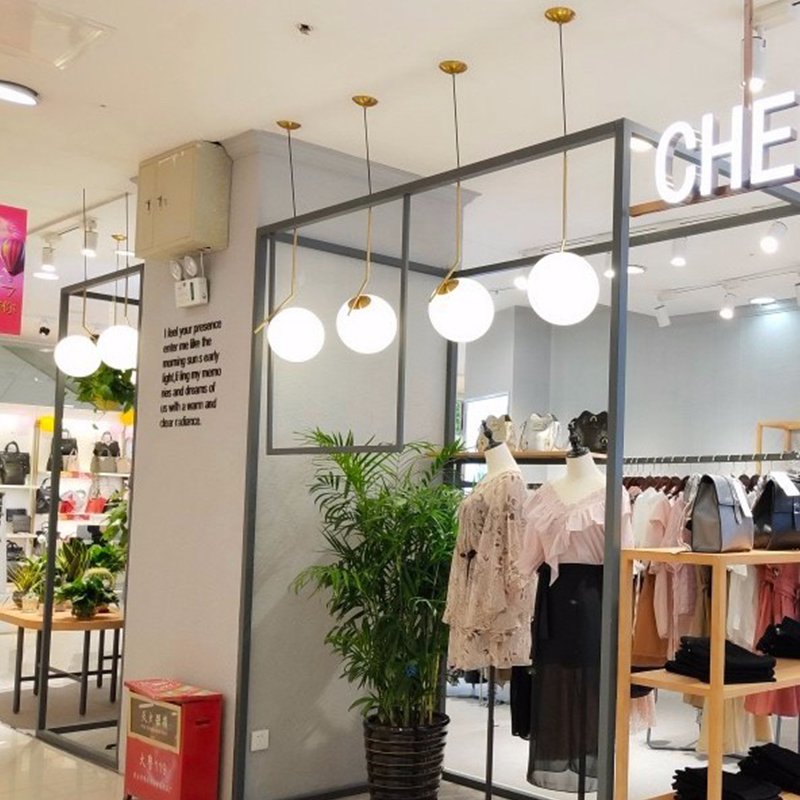 餐厅吧台吊灯网红装饰创意个性商用童装女装店铺服装店橱窗床头灯