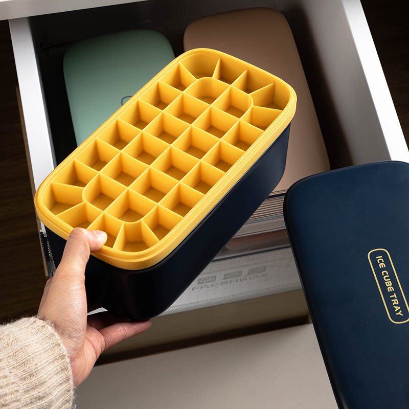 冰格模具冰块制硅胶格子带盖辅食密封速冻器威士忌冰盒储存盒