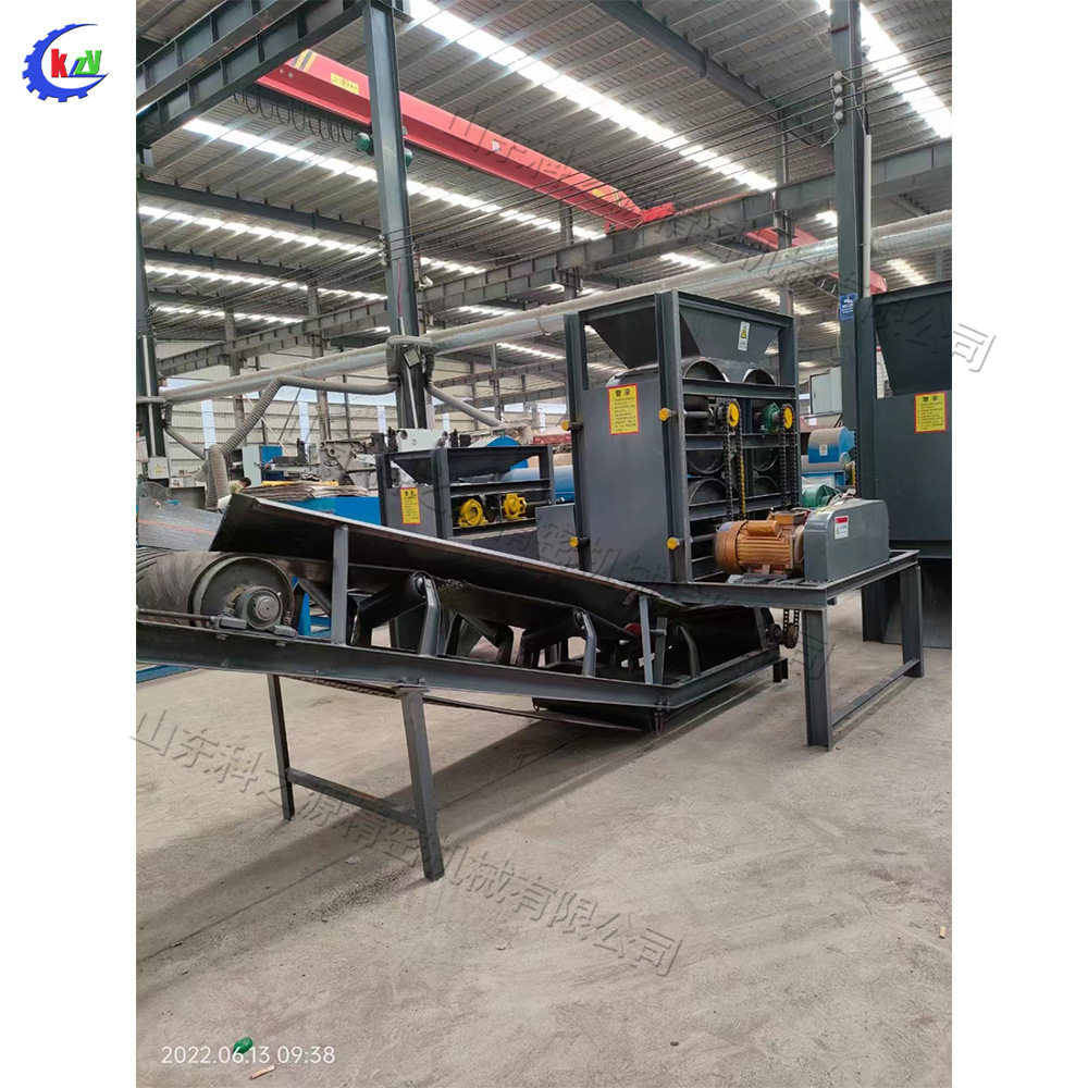 台式铁质易拉罐回收挤扁机 废旧金属饮料瓶压扁机 Can extruder