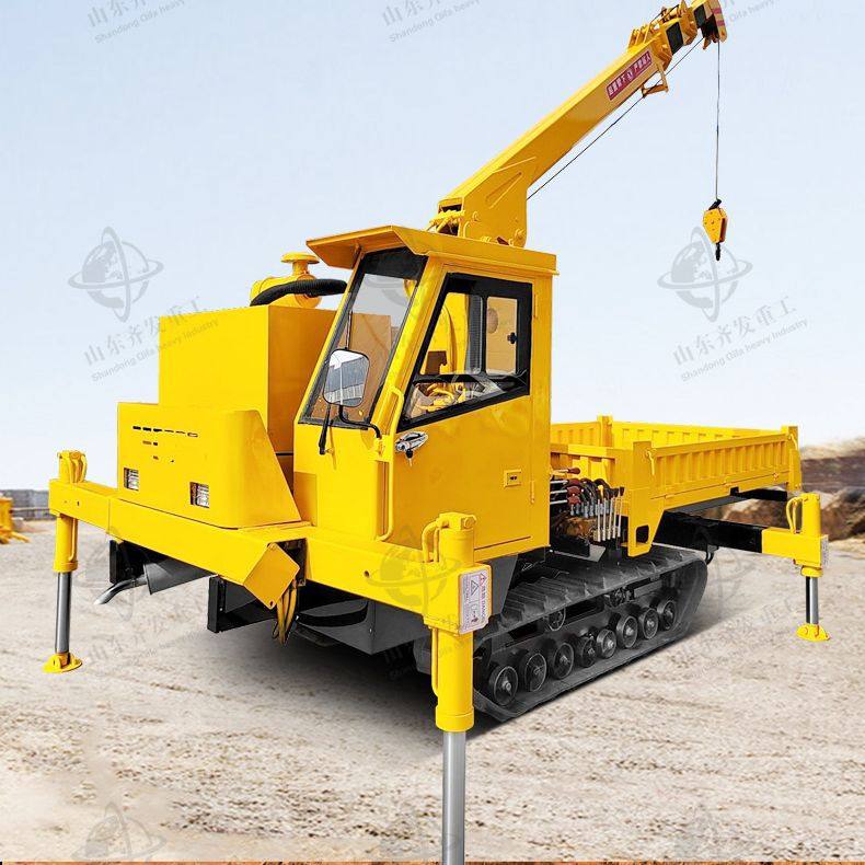 3吨小型履带随车吊复杂地形行走爬山虎带起重机吊臂吊拉一体车