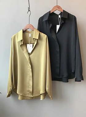 样板房卧室衣帽间女主人房衣服上衣挂饰摆件软装饰品轻奢褂子展厅