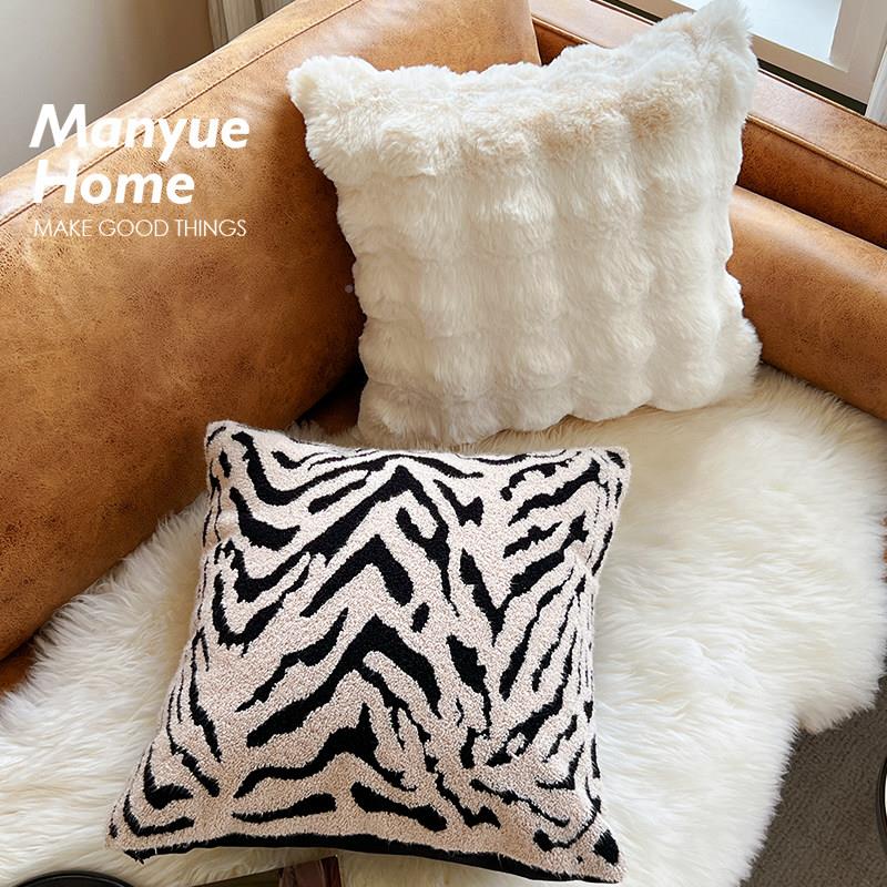 蔓NT- 000越家 奢虎纹厅 沙发抱枕靠客背北欧床头靠高垫腰枕抱枕