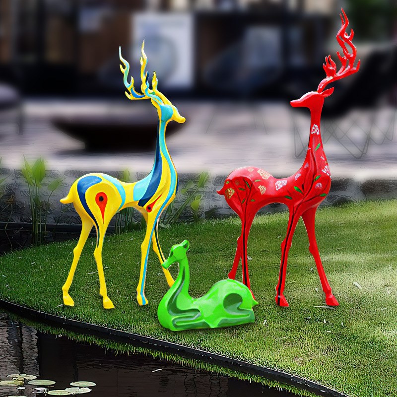 玻璃钢梅花鹿彩绘雕塑摆s件园林景观庭院商场展厅公园小区抽象美
