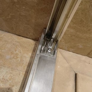 房防撞胶块定位滑块止摆器 浴室玻璃移门轨道五金