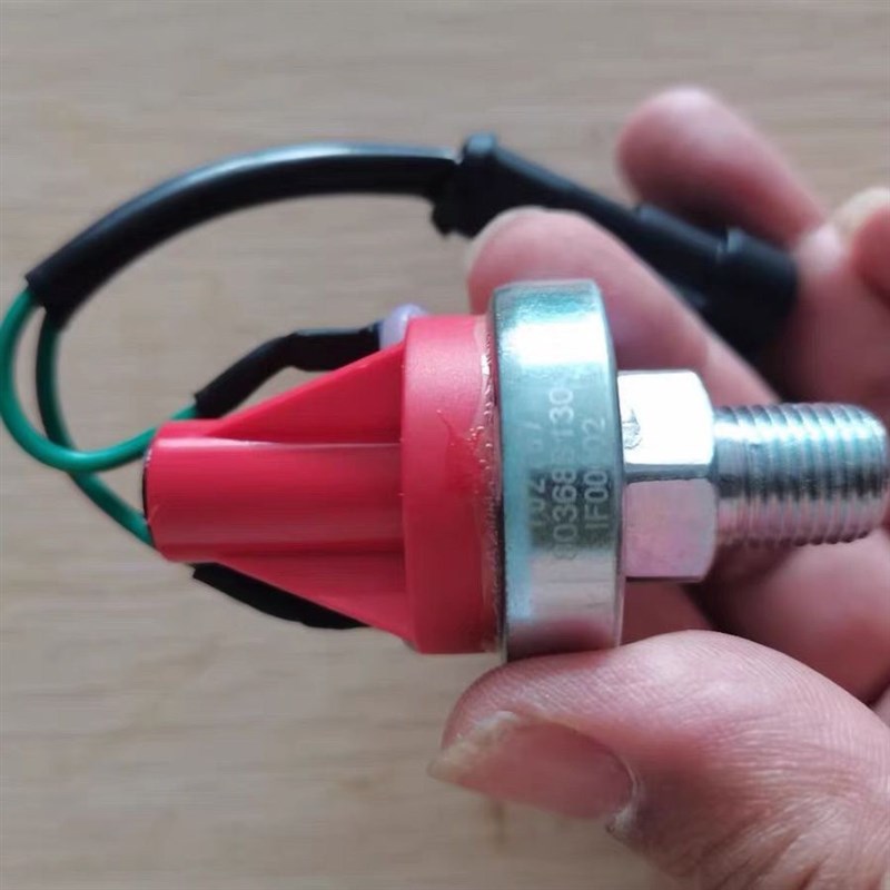 徐工吊车配件 原厂刹车灯开关 xct25 25kc