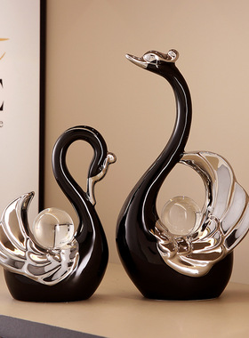 轻奢感创意情侣天鹅摆件客厅酒柜电视柜办公室玄关陶瓷装饰品