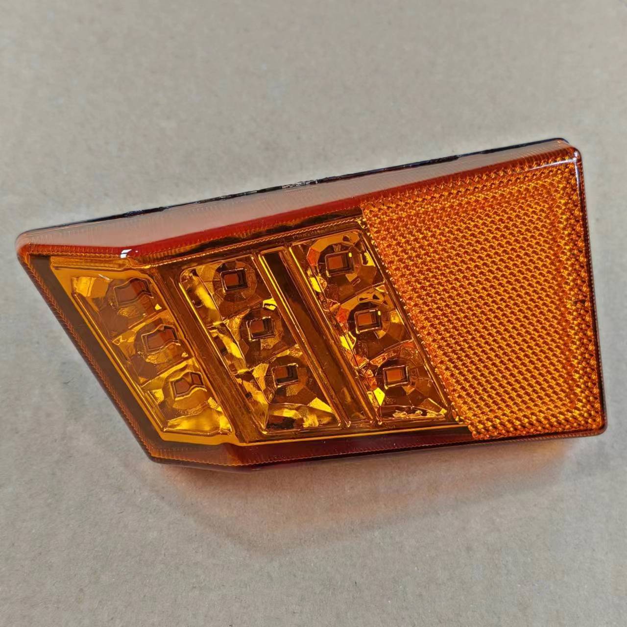 适用于徐公汉式挡泥板侧灯G5G7G9轮眉灯Led侧转向灯挡泥板小灯24V