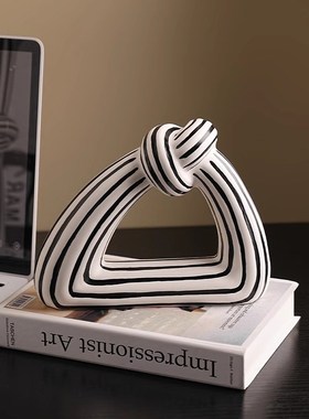 花瓶轻奢高级感摆件高档客厅2025新款电视柜展示柜酒柜家居装饰