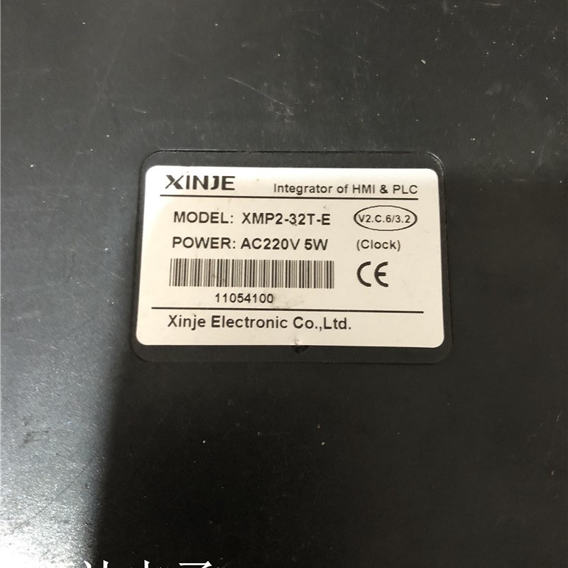 信捷触摸屏XMP2-32T-E 5W 220V 不包好坏通电无显示无维修
