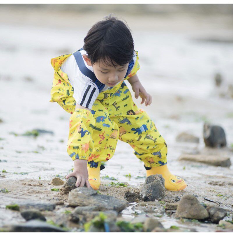 男女童背带雨裤 儿童防水裤 宝宝连体雨衣婴幼儿园小孩袖防脏裤