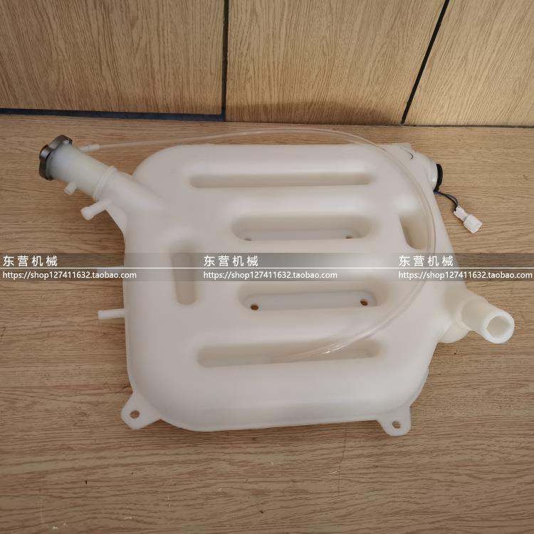 泵车搅拌车6WG1/6UZ1副水箱6WF1CYH CYZ水位/水箱传感器