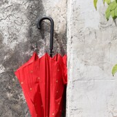 简约现通用喜庆结婚新娘伞大红色女方出嫁长柄雨伞陪嫁爱心红伞