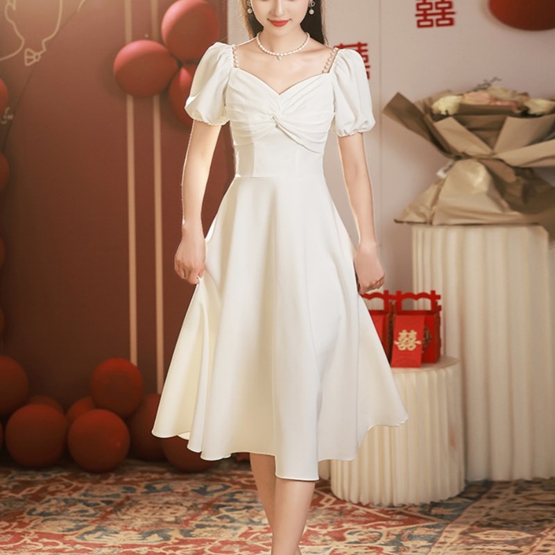 白色领证登记伴娘服女2024新款夏季小个姐妹团毕业礼服裙平时可穿