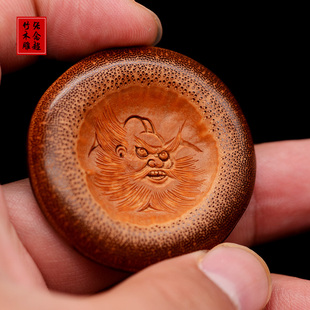 精选天然老竹雕钟馗腰牌手把件张念超本工竹簧雕刻驱邪浮雕挂件