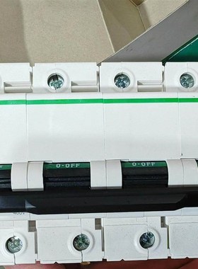 小型断路器C120L 4P C63A  仓库正
