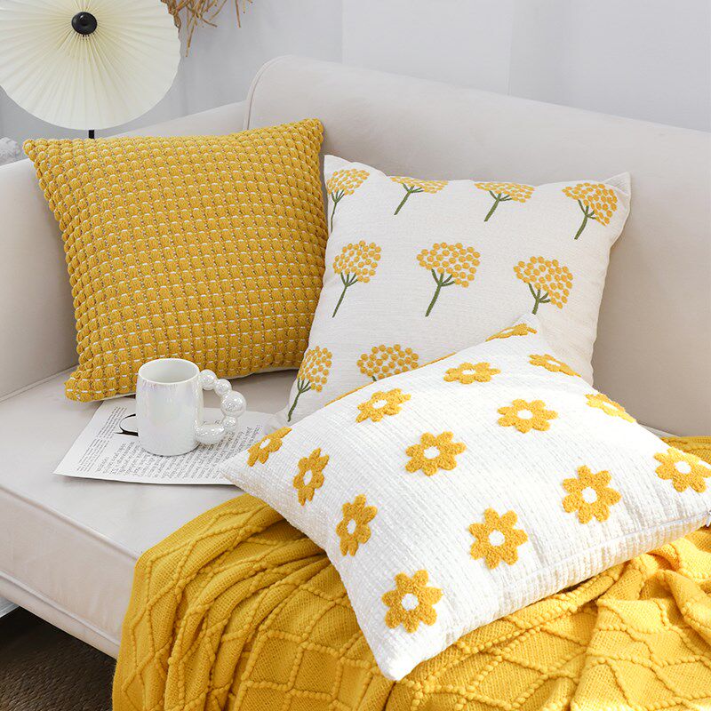 春田小花抱枕in风卧室方枕床上用靠枕客厅午睡沙发抱枕带芯