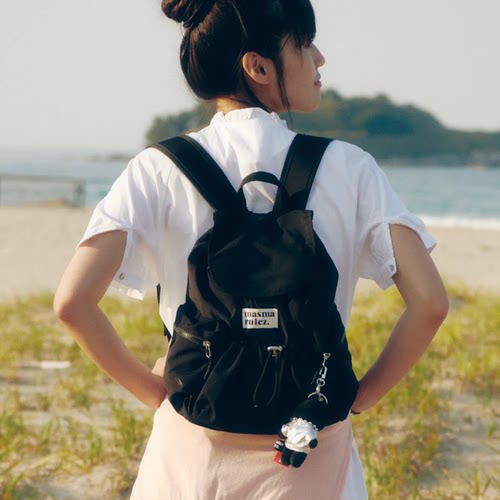 翻盖束口，颜值能打！滴水不漏