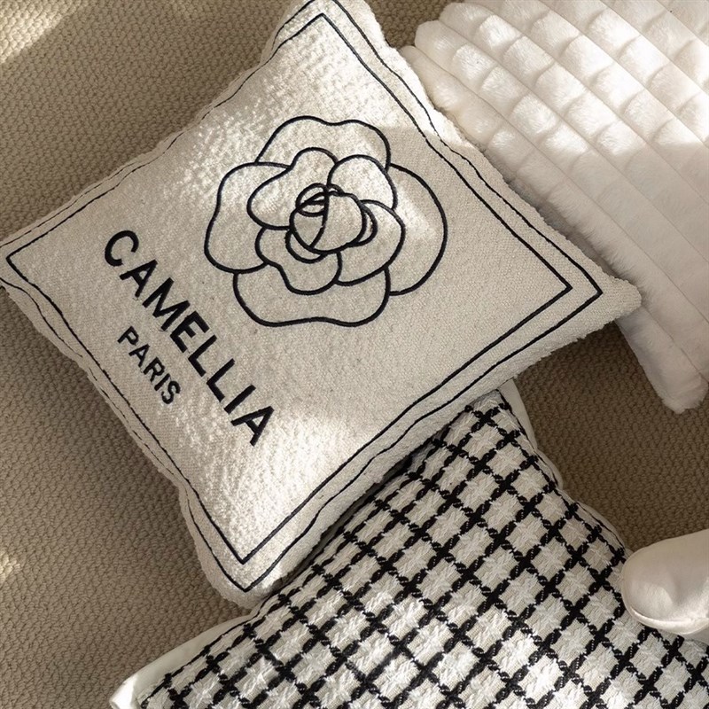 法式奶油风抱枕客厅靠垫轻奢高级感靠枕办公室抱枕套摆件装饰抱枕