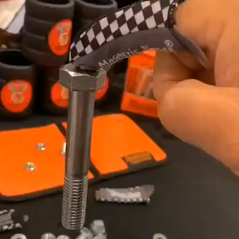 万能金手指汽修修车磁性手指磁性金手指磁性手套套磁性拧螺丝工具