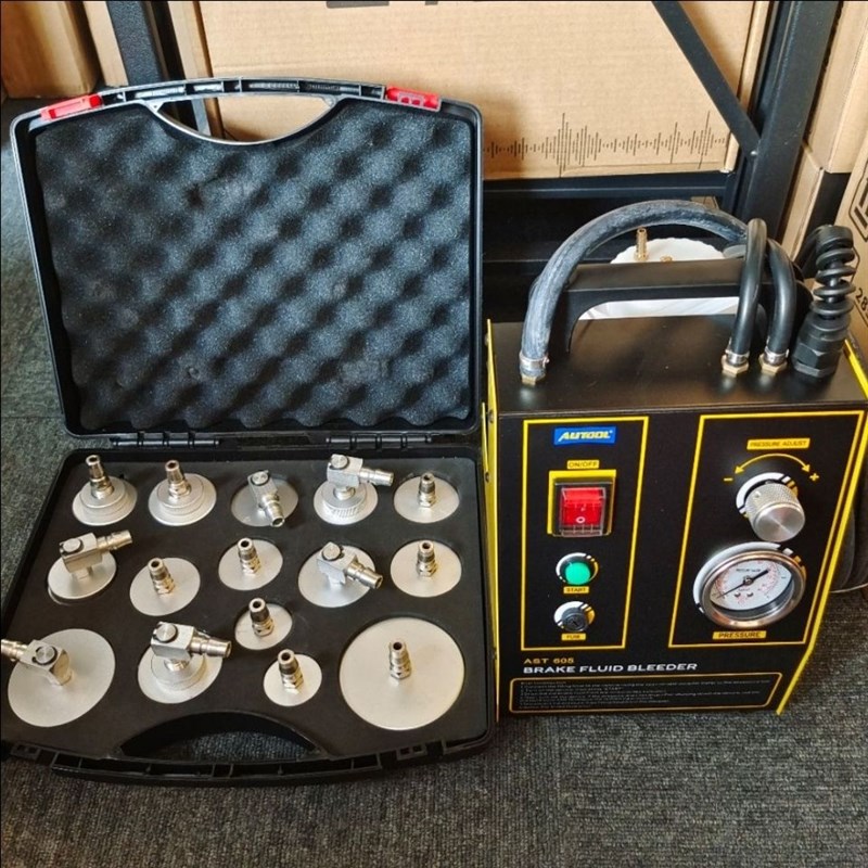 AUTOOL全自动刹车油s更换机脉冲式大容量油水分离智能调节专用设