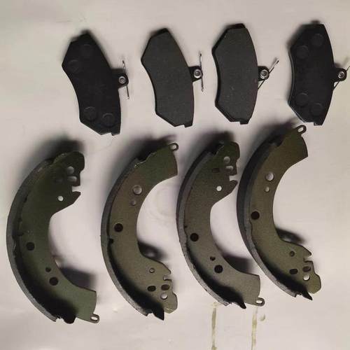 五菱荣光6407荣光S 五菱宏光S 宏光V 荣光V 后轮煞车片前后煞车片