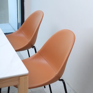 意式 极简科技皮餐椅不锈钢色轻奢北欧设计表情书桌网红化妆椅森川